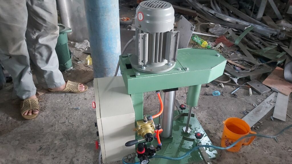 MÁY KHUẤY DUNG MÔI
